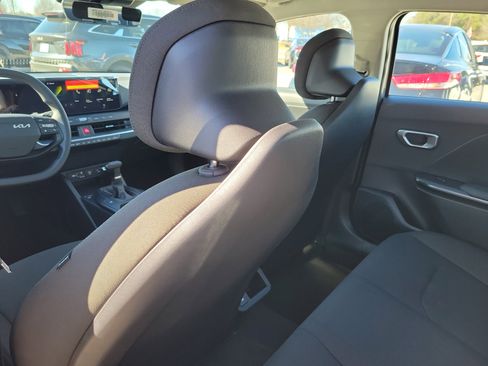 New 2026 Kia K4 LXS image 12