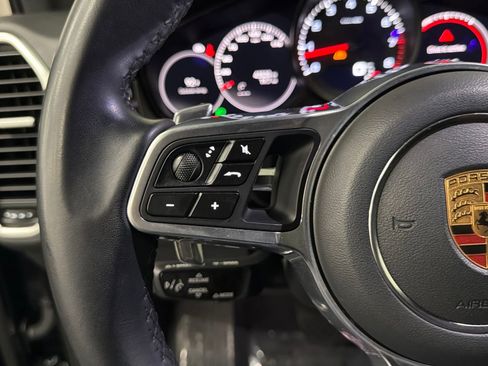 Used 2023 Porsche Cayenne AWD/4WD image 28