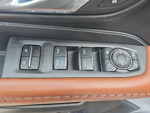 Used 2023 GMC Yukon XL Denali Ultimate w/ LPO, Floor Liner Package AWD/4WD image 34