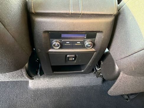 Used 2018 Chevrolet Traverse LT image 14