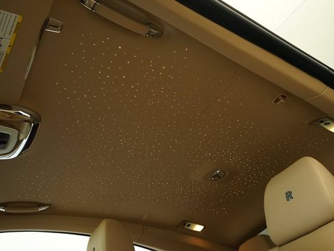Used 2019 Rolls-Royce Wraith RWD image 21