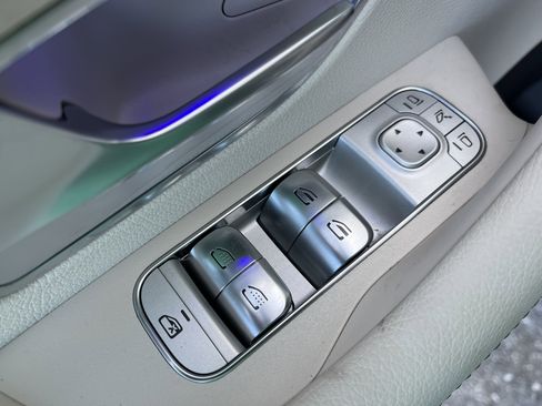 New 2026 Mercedes-Benz GLS 580 4MATIC image 15