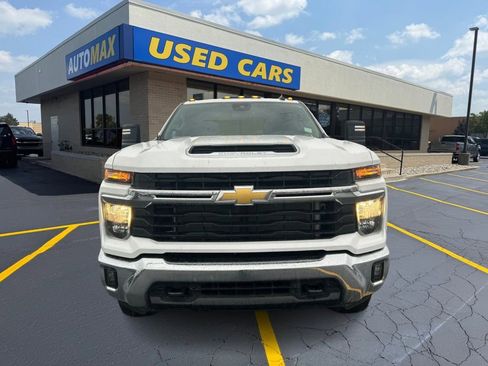 Used 2024 Chevrolet Silverado 3500 LT w/ Convenience Package AWD/4WD image 3