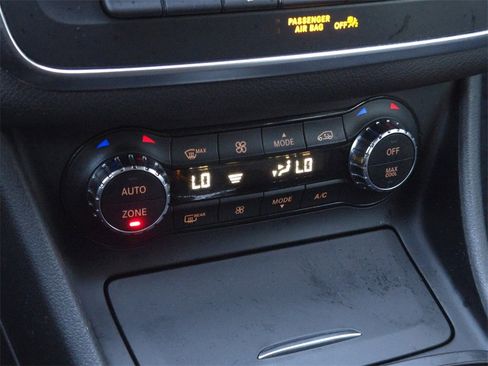 Used 2015 Mercedes-Benz CLA 250 image 19