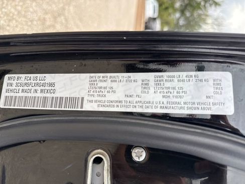 Used 2024 RAM 2500 Laramie AWD/4WD image 45