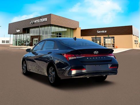 New 2026 Hyundai Elantra SEL Sport FWD image 5