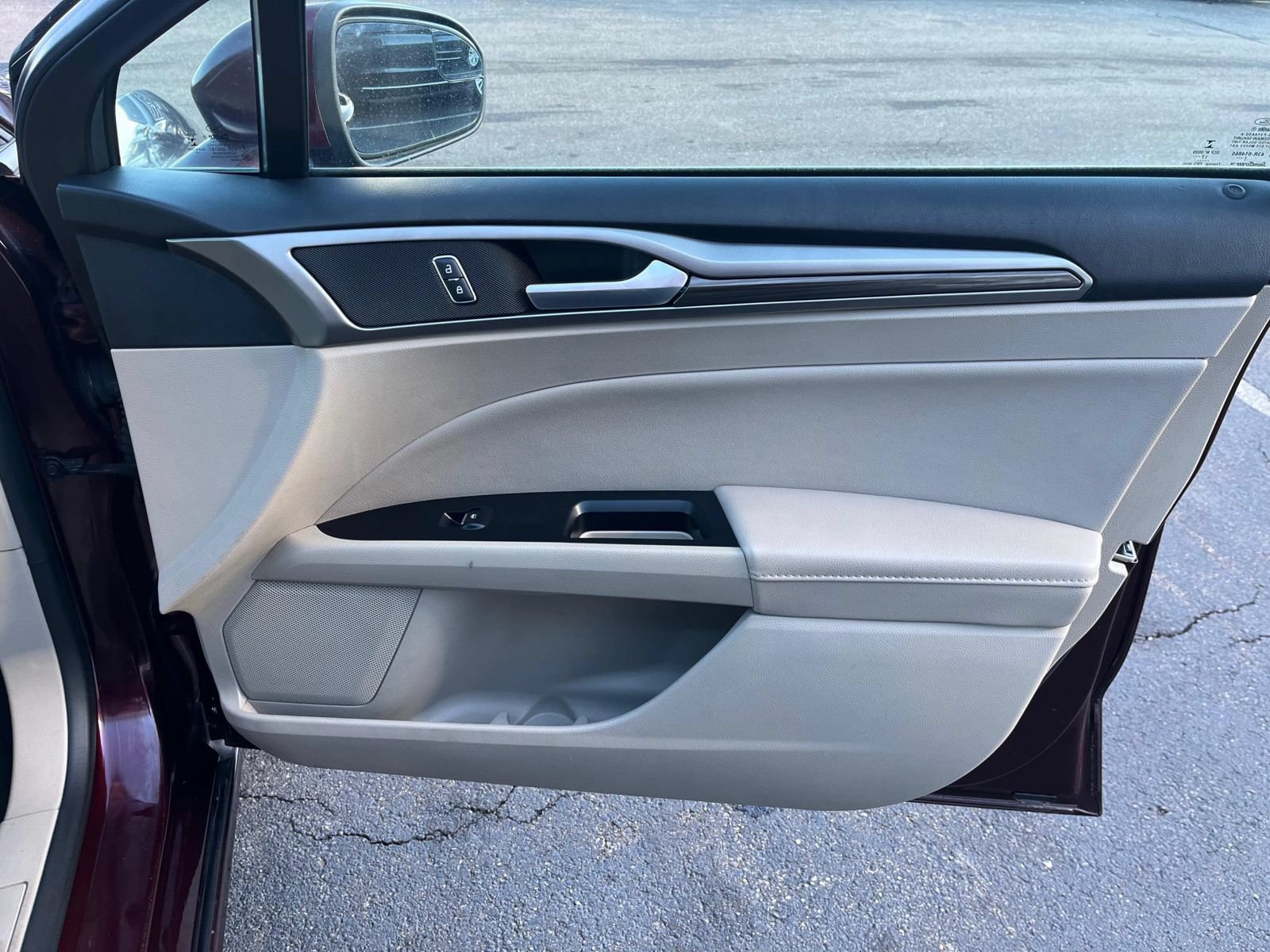 Used 2018 Ford Fusion SE w/ Fusion SE Technology Package FWD image 40