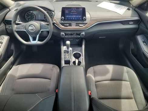 Used 2024 Nissan Altima 2.5 SV FWD image 13