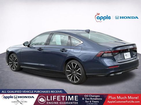 Used 2023 Honda Accord Touring image 4