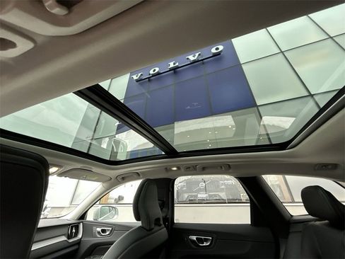 Certified 2023 Volvo XC60 B5 Core w/ Climate Package image 24