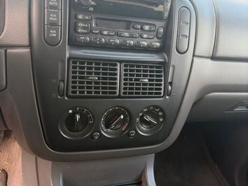 Used 2002 Ford Explorer XLT AWD/4WD image 8