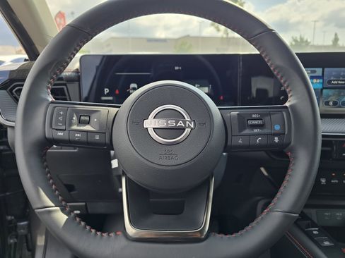 Used 2025 Nissan Kicks SR AWD/4WD image 43