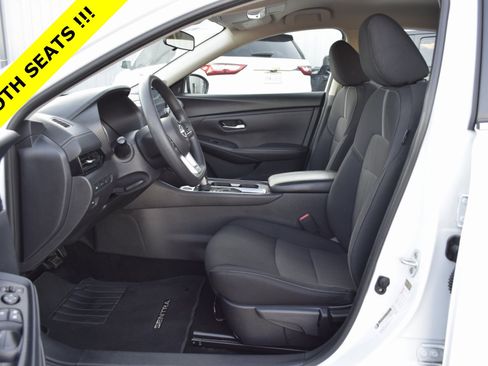 Used 2024 Nissan Sentra SV image 3