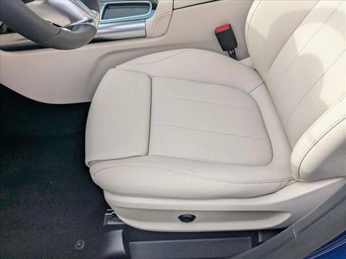 New 2025 Mercedes-Benz GLA 250 image 4