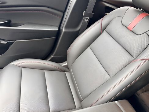 Used 2025 Chevrolet Trax RS w/ Driver Confidence Package image 28