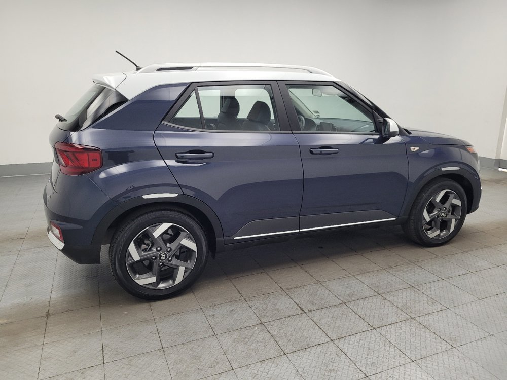 Used 2025 Hyundai Venue Limited FWD image 10
