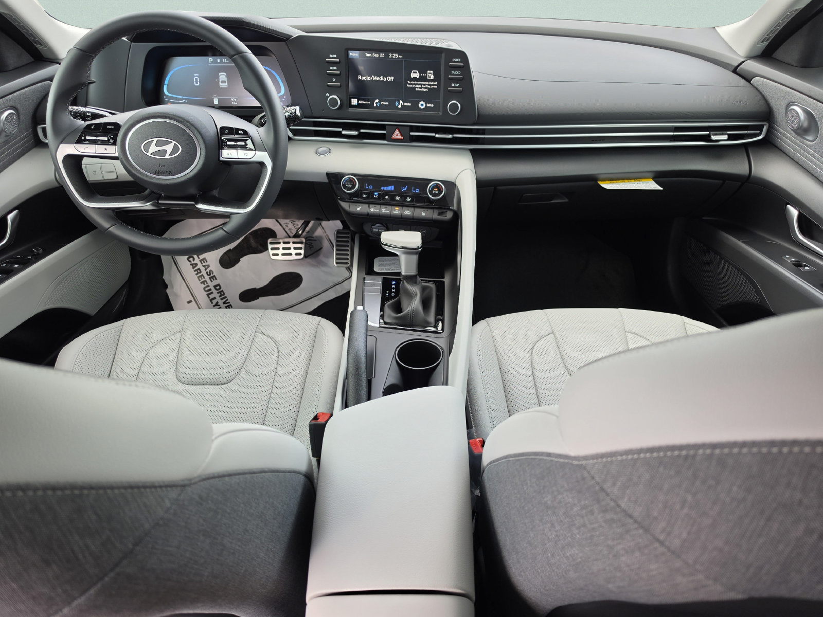 New 2026 Hyundai Elantra SEL Sport FWD image 15
