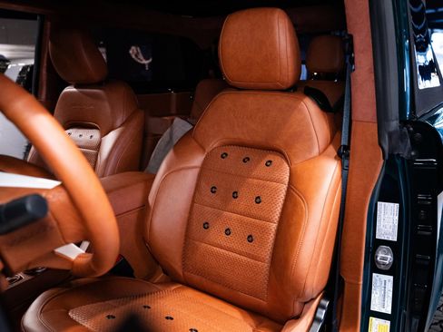 Used 2025 Ford Bronco Badlands image 8