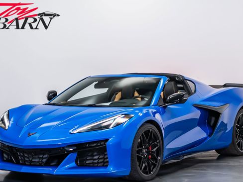 Used 2025 Chevrolet Corvette Z06 image 1