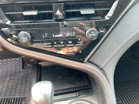 Used 2023 Toyota Camry SE FWD image 18