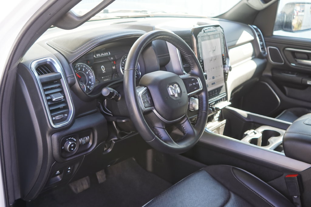 Used 2024 RAM 1500 Laramie AWD/4WD image 13