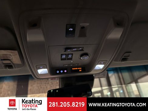 Used 2020 Cadillac Escalade Luxury w/ Escalade Sport Edition image 16