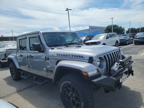 Used 2021 Jeep Gladiator Sport AWD/4WD image 4