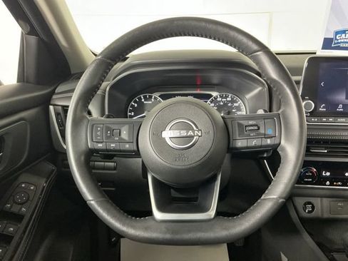 Used 2024 Nissan Rogue SV w/ SV Premium Package AWD/4WD image 18
