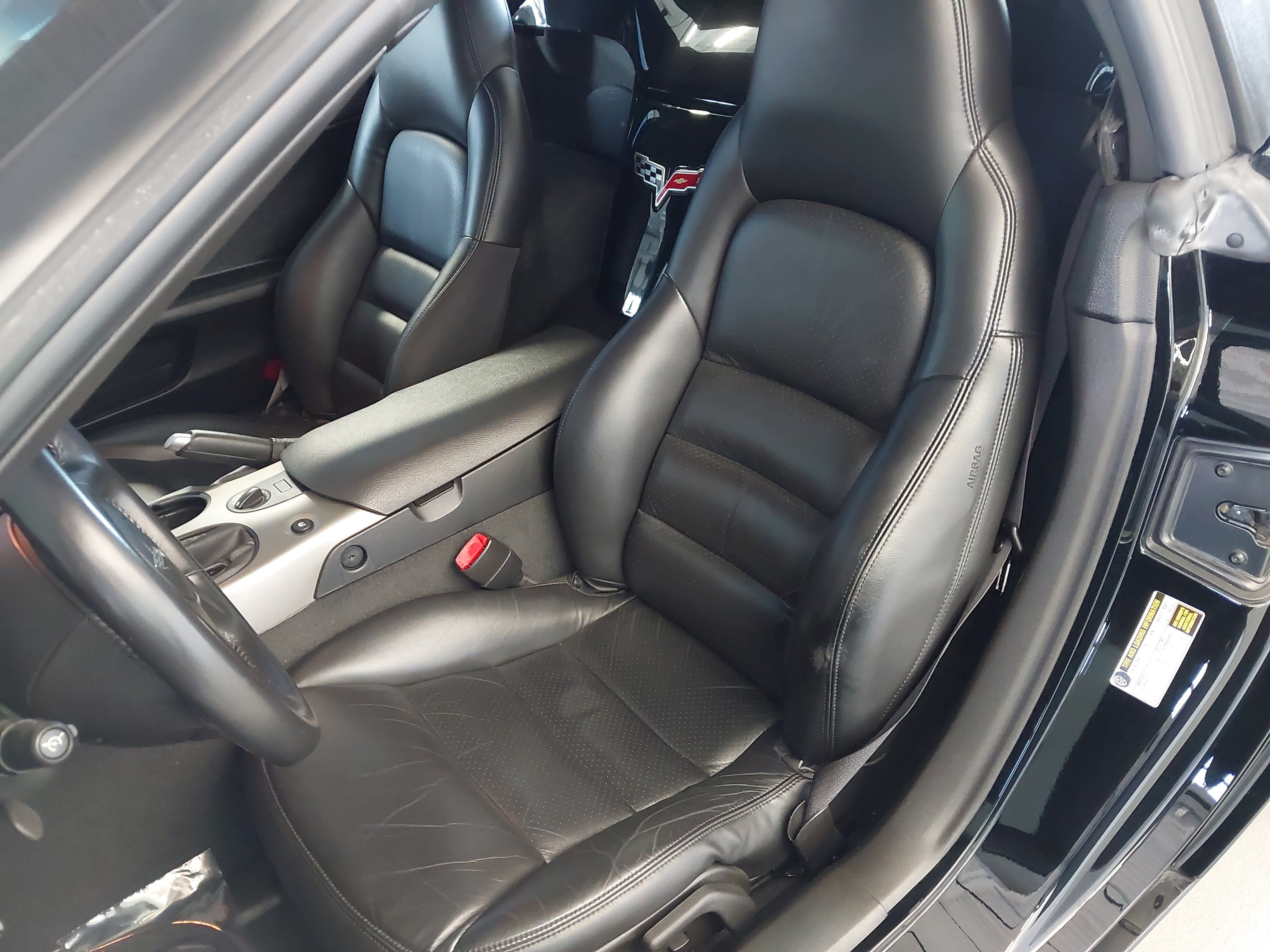 Used 2005 Chevrolet Corvette Convertible w/ Preferred Equipment Group RWD image 23