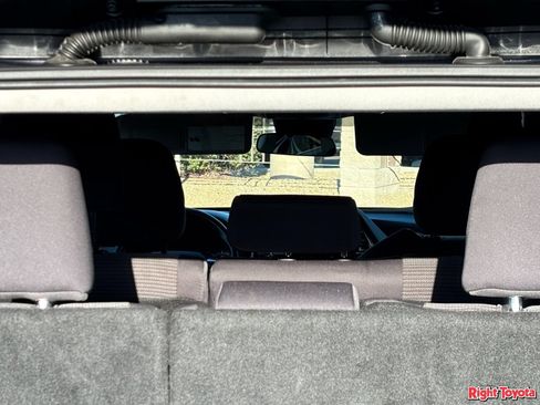 Certified 2025 Toyota Highlander LE FWD image 32