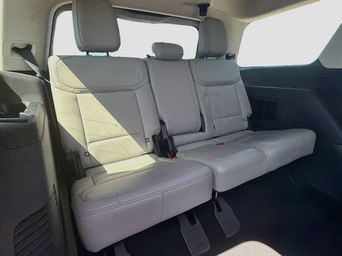 Used 2025 Ford Expedition Active RWD image 29