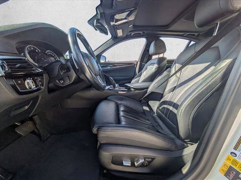 Used 2018 BMW 530e 530e iPerformance image 12