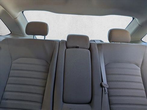 Used 2017 Ford Fusion SE w/ Fusion SE Technology Package image 15