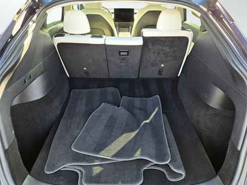 Used 2021 Tesla Model Y Long Range image 9