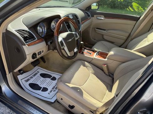 Used 2011 Chrysler 300 C w/ Sound Group image 10