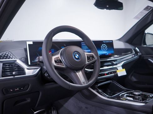 New 2026 BMW X5 xDrive50e w/ M Sport Package image 6