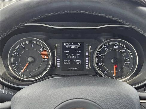 Used 2019 Jeep Cherokee Latitude Plus w/ Comfort/Convenience Group FWD image 9