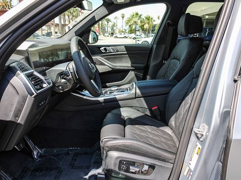 New 2026 BMW X5 xDrive50e image 17