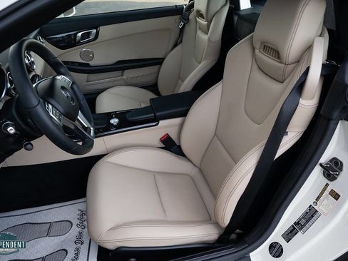 Used 2013 Mercedes-Benz SLK 250 image 9