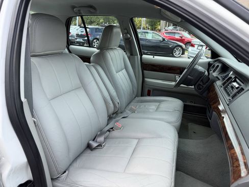 Used 2005 Mercury Grand Marquis LSE RWD image 20