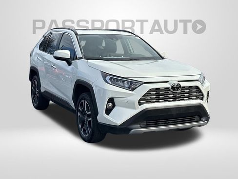 Used 2019 Toyota RAV4 Limited image 6