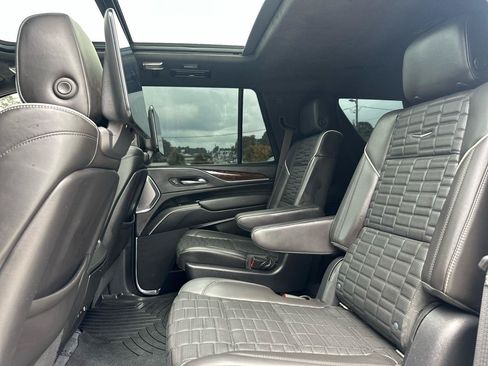 Used 2022 Cadillac Escalade Sport Platinum AWD/4WD image 15