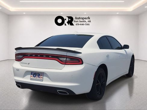Used 2022 Dodge Charger SXT AWD/4WD image 5