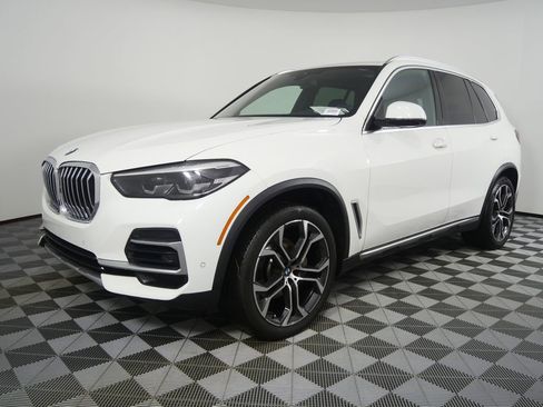 Certified 2022 BMW X5 sDrive40i w/ Premium Package image 7