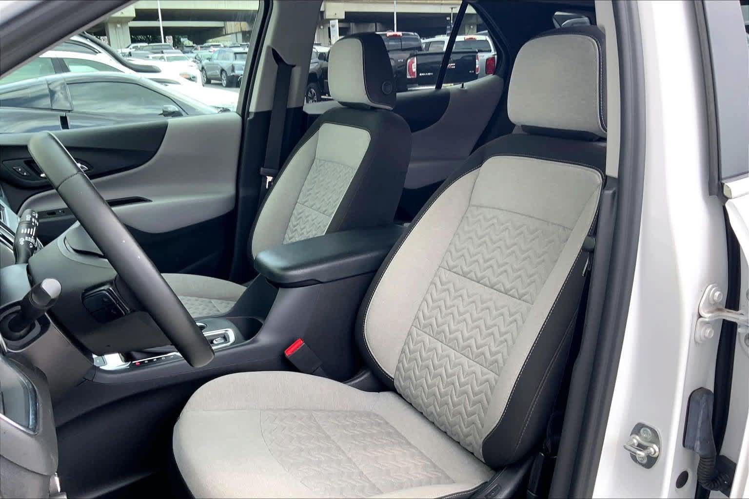 Used 2024 Chevrolet Equinox LT w/ Driver Convenience Package AWD/4WD image 11