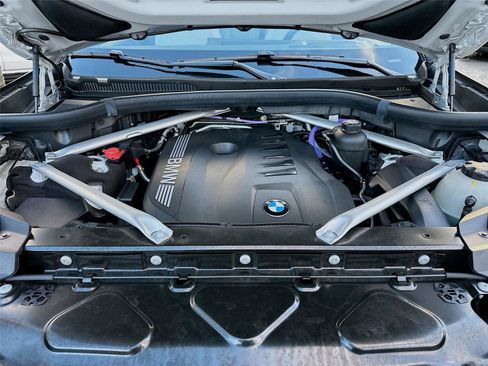 Certified 2024 BMW X7 xDrive40i w/ Premium Package image 33