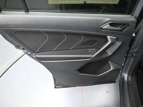Used 2024 Volkswagen Tiguan SE FWD image 29
