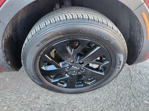 Used 2023 Kia Sorento S image 18