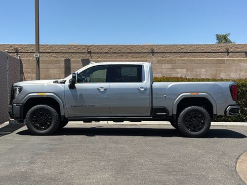 New 2026 GMC Sierra 3500 Denali Ultimate w/ LPO, Black Badging Package AWD/4WD image 7