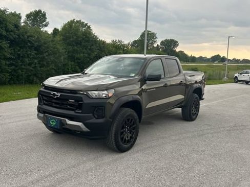 Used 2024 Chevrolet Colorado Trail Boss w/ Advanced Trailering Package AWD/4WD image 7